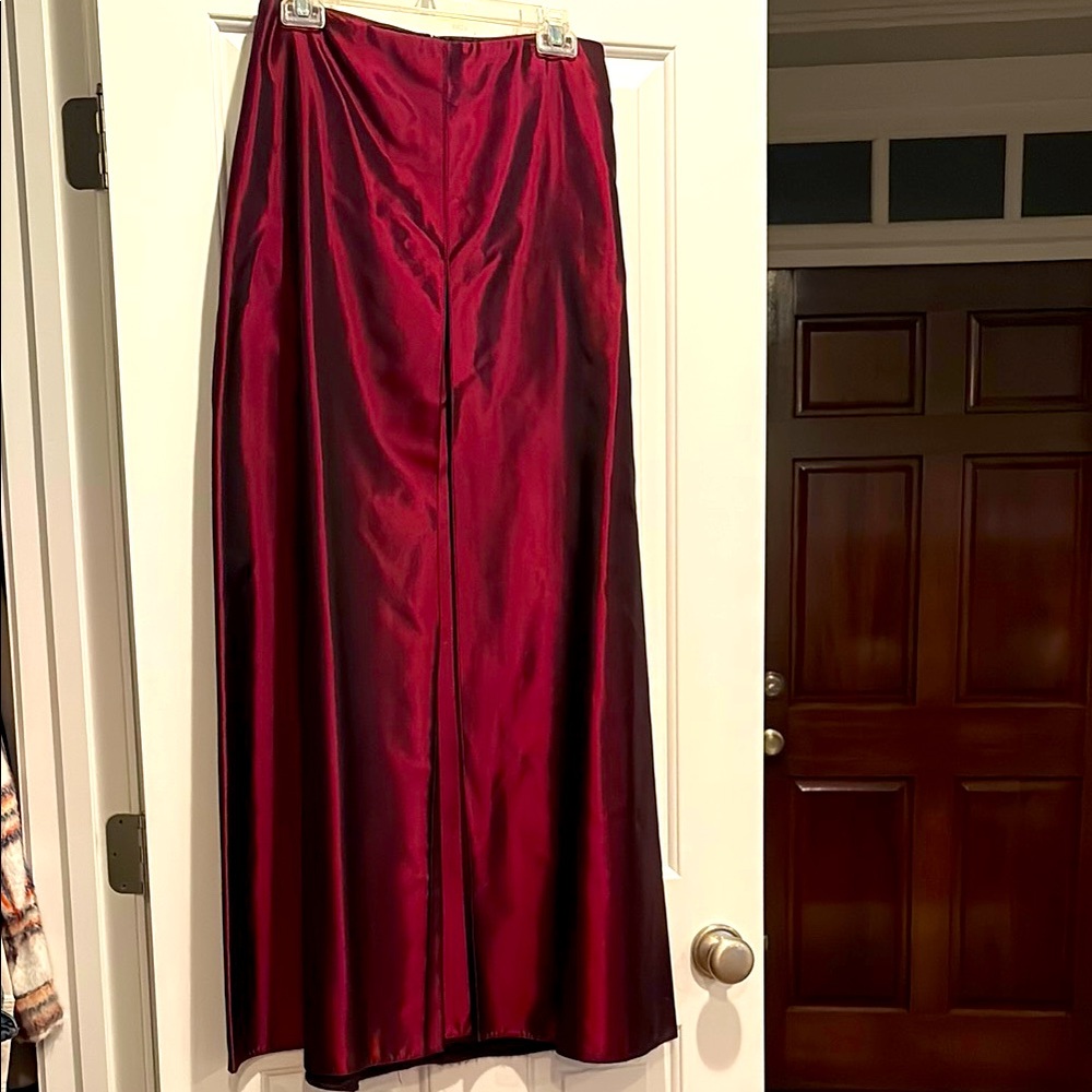 Beautiful shimmery red formal wear skirt. Size 6. Good condition
